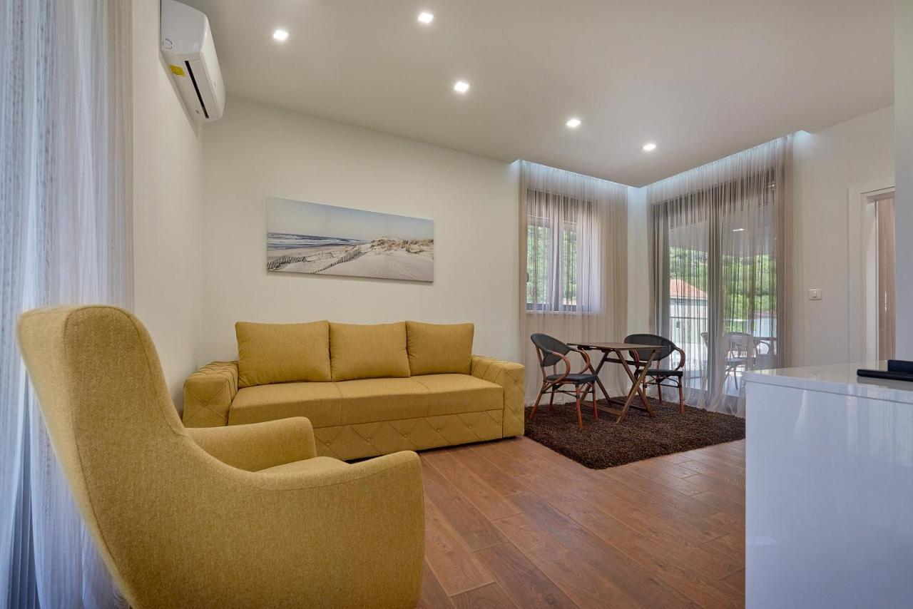Georgiy Lux Apartments Lastva Grbaljska ภายนอก รูปภาพ